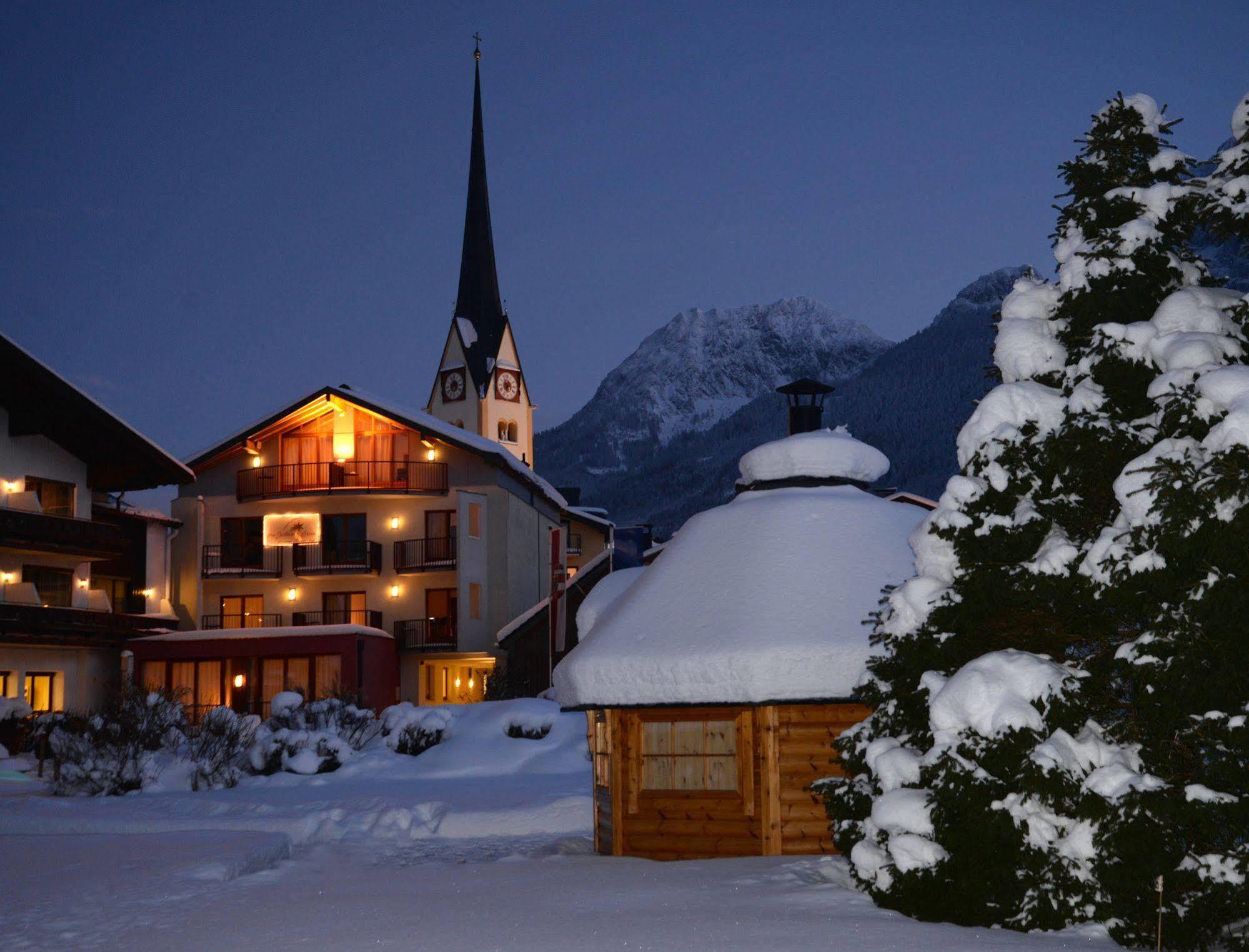 Hotel Goldener Stern Abtenau Exterior photo